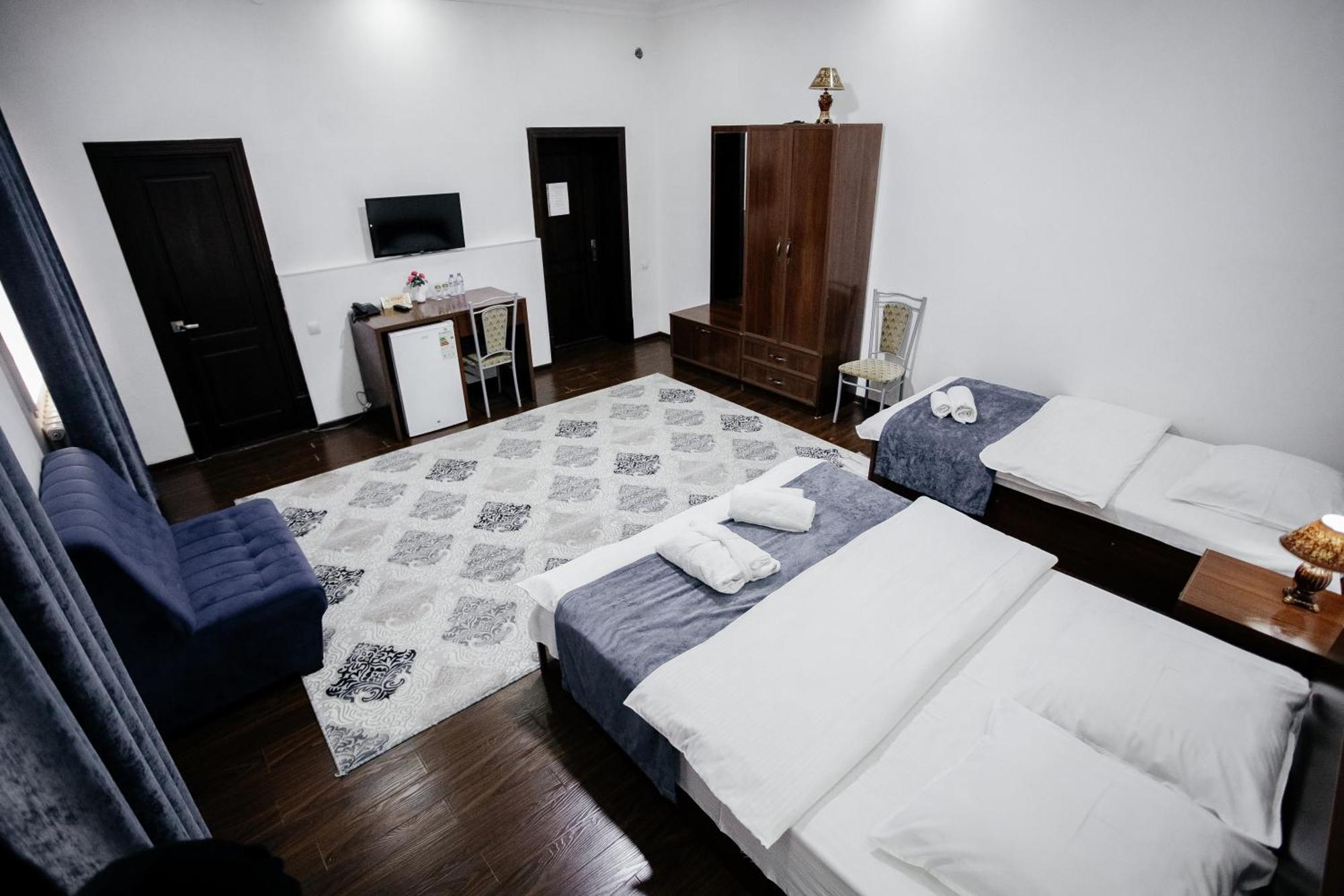 Karakalpak Palace Hotel นูกุส ภายนอก รูปภาพ